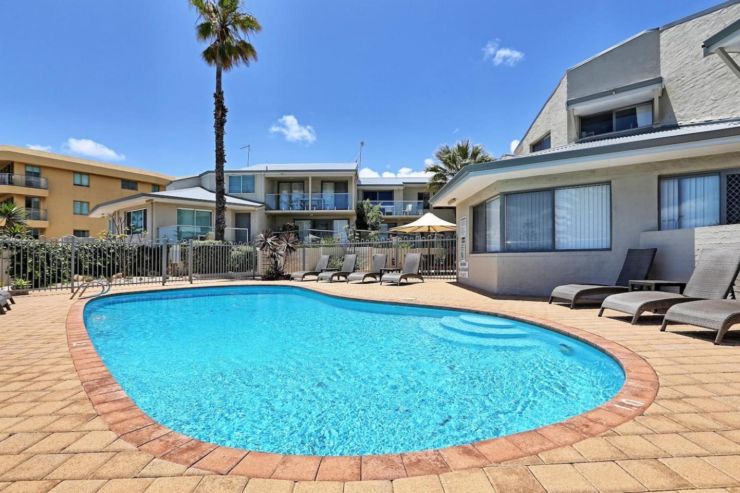 Scarborough Beach Front Resort - Shell Seven Perth Bagian luar foto